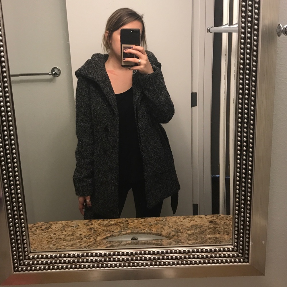 Grey and black coffeeshop peacoat
