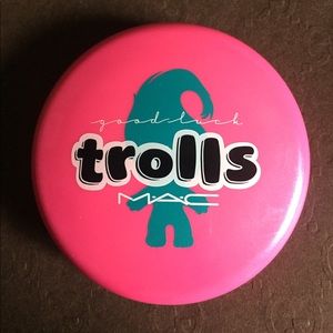 MAC Trolls Limited Edition Beauty Powder