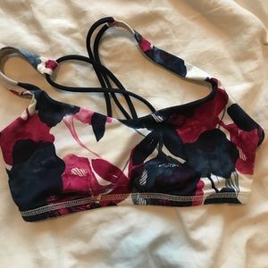 Lululemon free to be bra