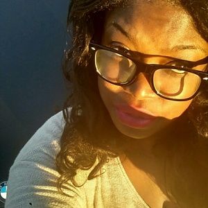 Meet your Posher, Letia