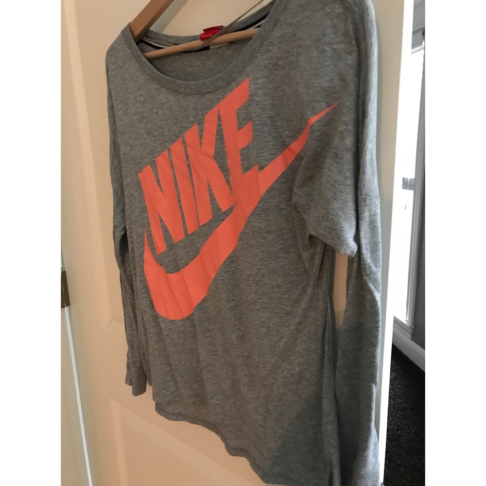 Nike scoop neck longsleeve Tee