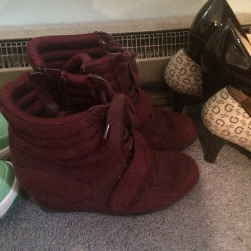 Vera Wang wedge boots