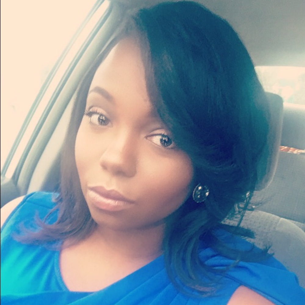 Meet your Posher, Laurey