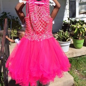 short dress....and a little opening in the back