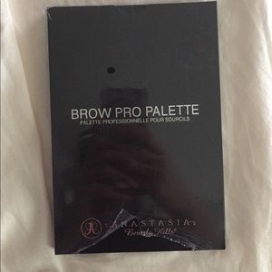 Anastasia Brow Pro Palette