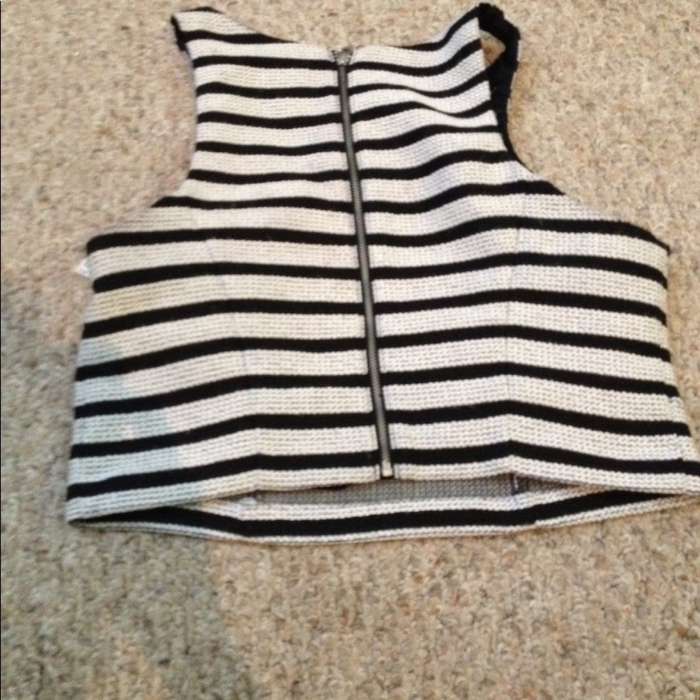 Express Crop Top - image 3