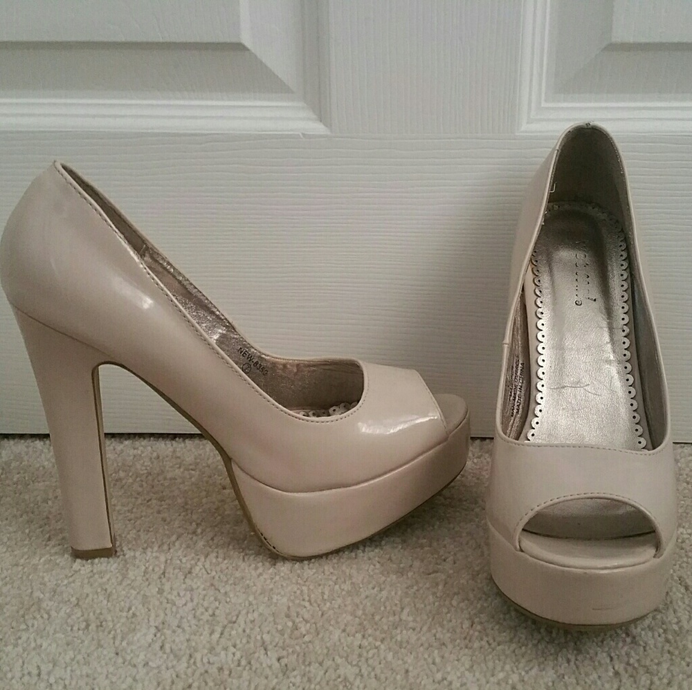 Beige/Cream Heels
