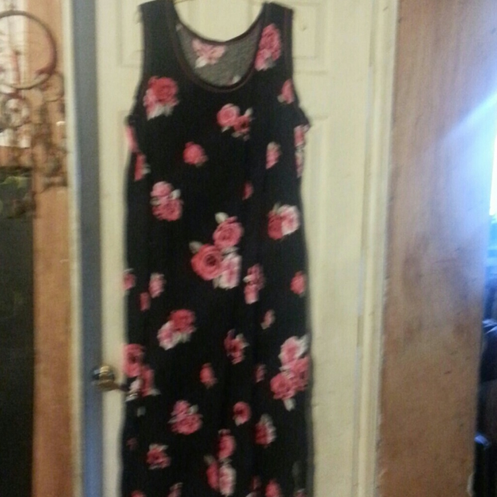 Avenue Night Gown