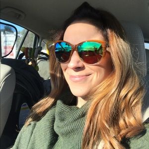 Meet your Posher, Brie