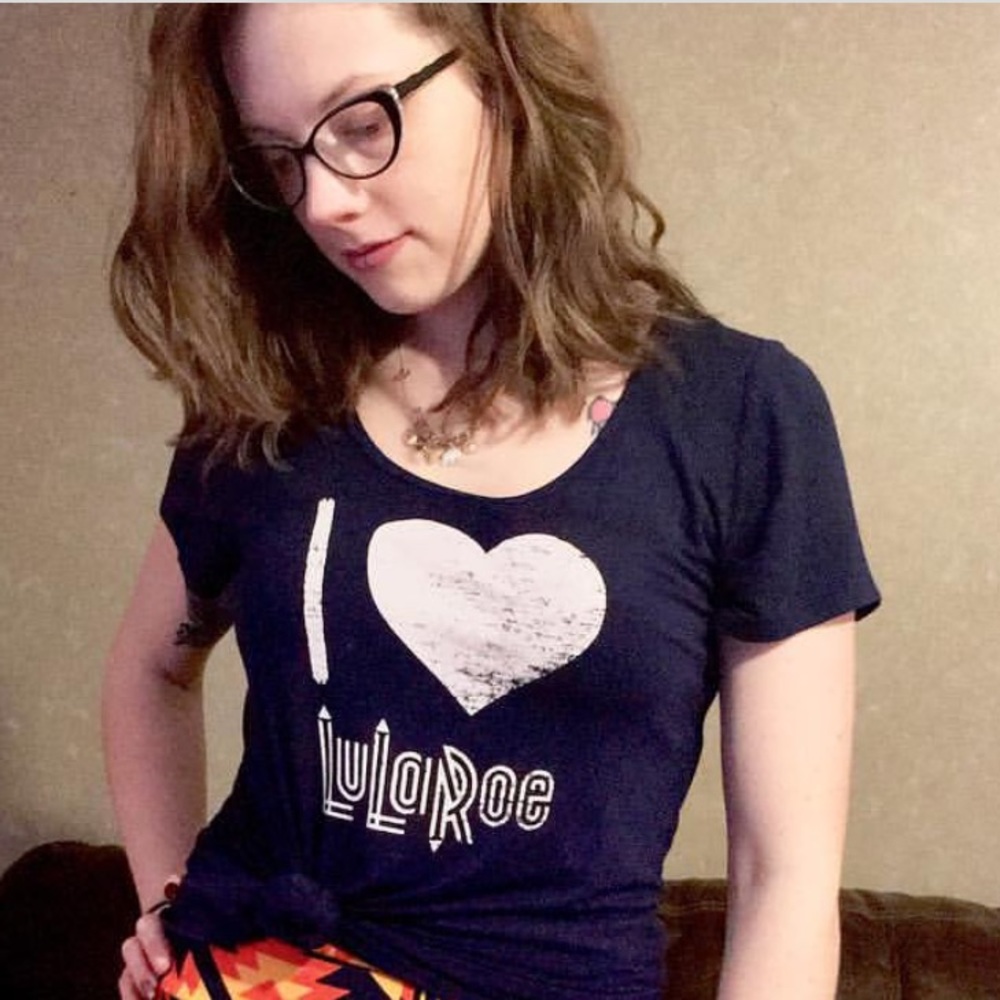 S GUC LuLaRoe Promo Classic T