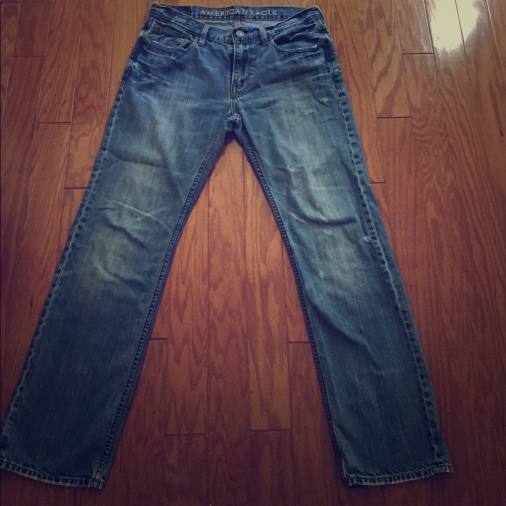 MENS AMERICAN EAGLE JEANS.