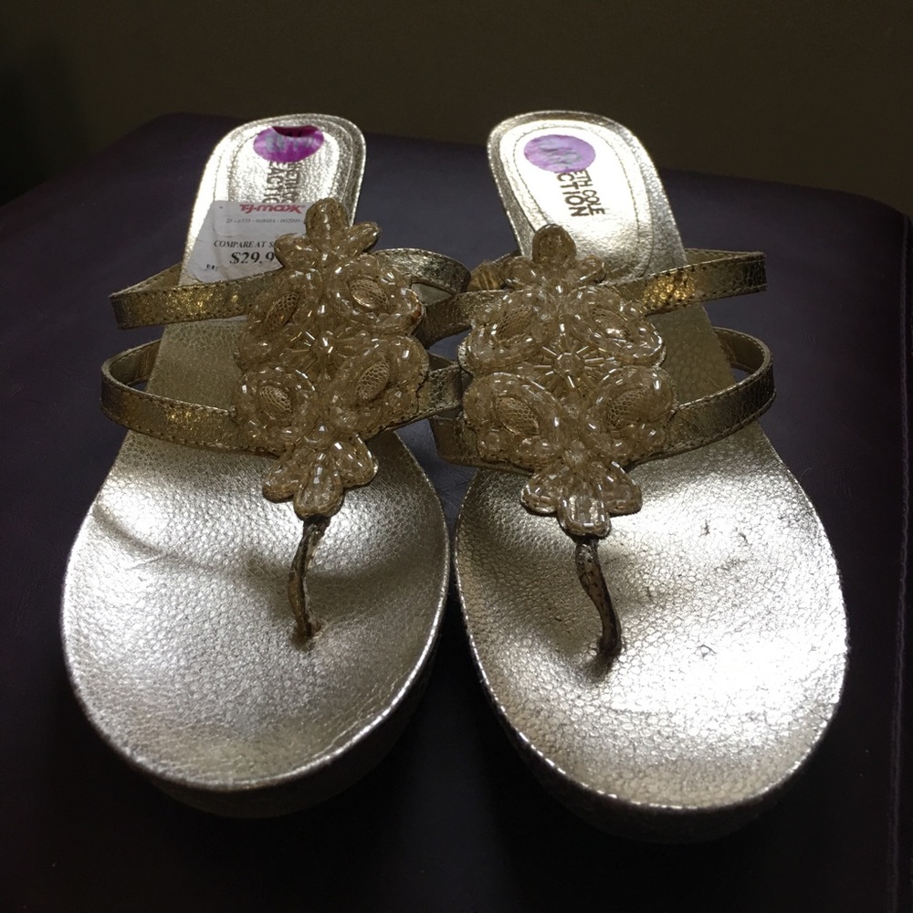 Kenneth Cole Reaction Gold Metallic Wedge Sandal