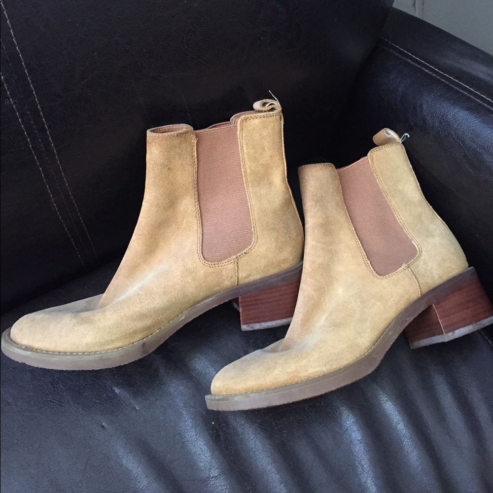 Suede Rockport booties