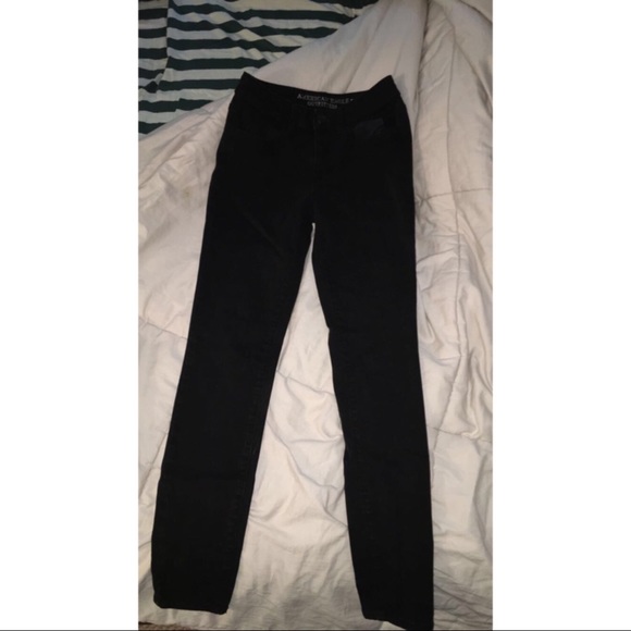 Black American Eagle Jeans slightly worn - Picture 1 of 2