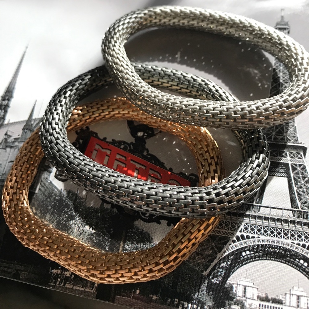 Stretch mesh trio