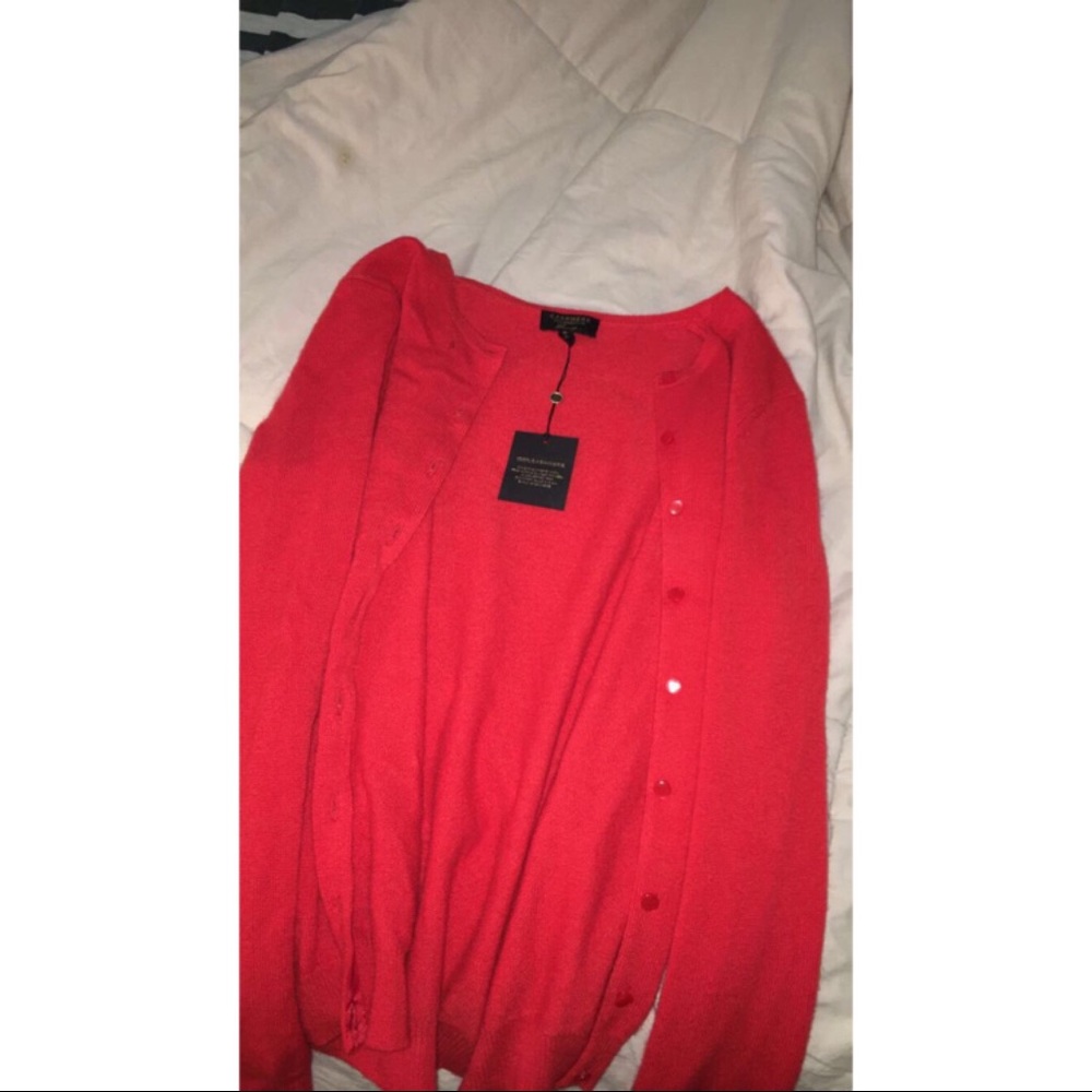 New red 100% cashmere sweater with tags