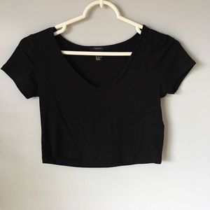 Black short sleeve crop top