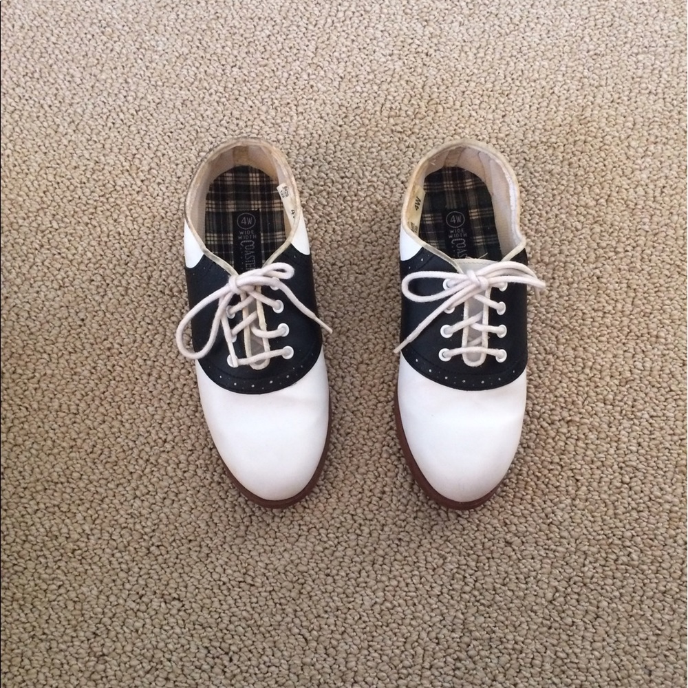 Saddle shoes
