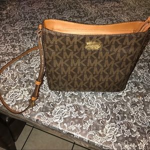 Micheal Kors purse