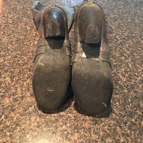 Boots - Picture 5 of 5