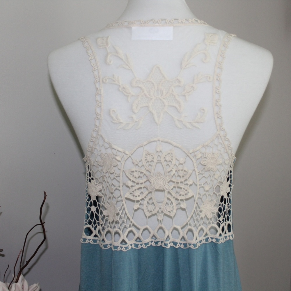 Lace Back Tunic - Picture 5 of 5