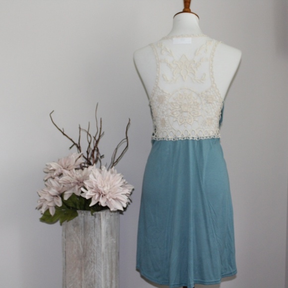 Lace Back Tunic - Picture 4 of 5