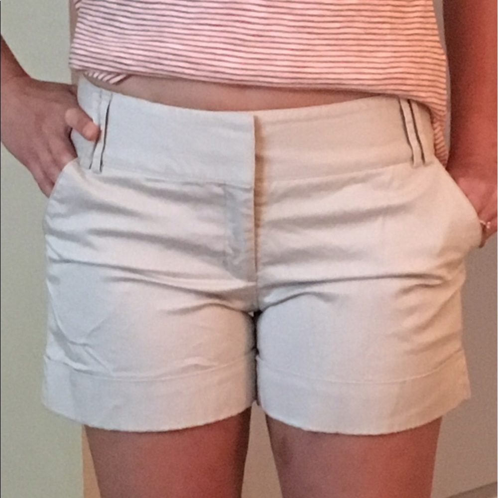Express beige shorts