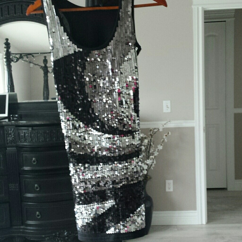 Sparkle body con dress