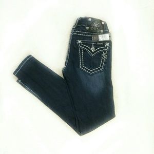 MISS ME SKINNY JEANS SIZE 25x30 NEVER WORN!