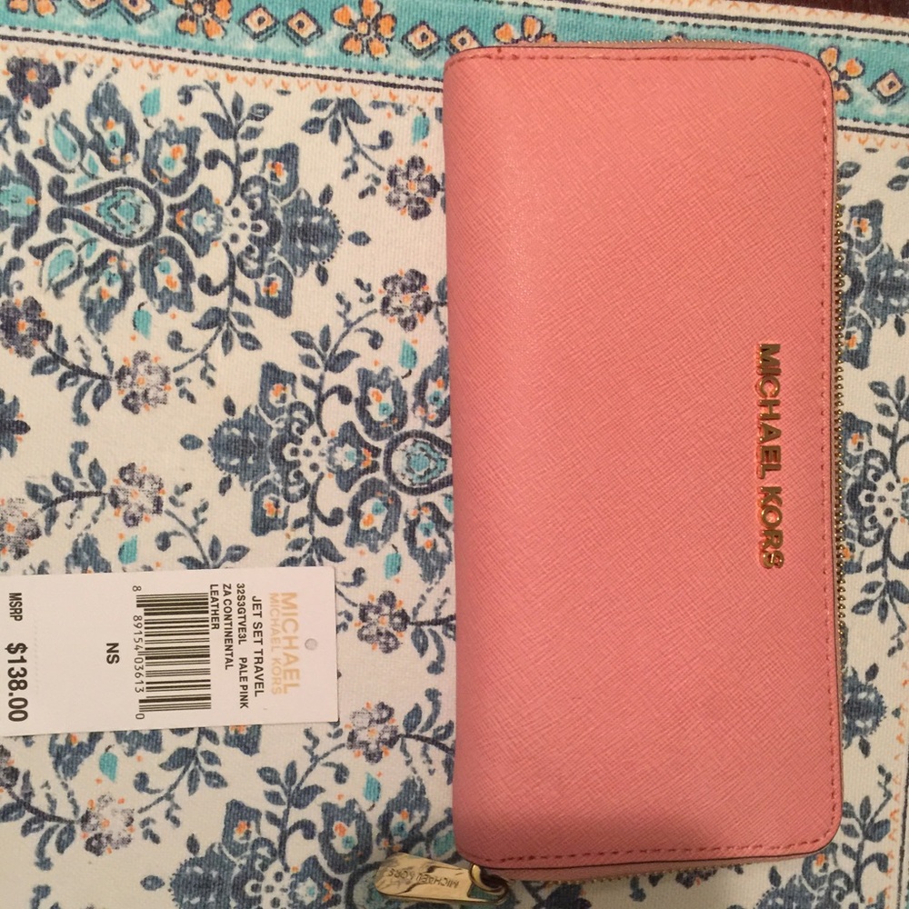 Michael Kors Jet Set Continental!!