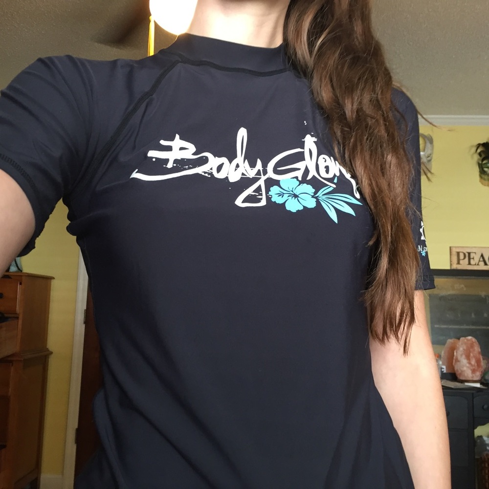 Body Glove rash guard