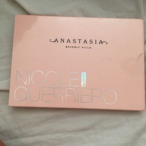 Nicole gurriero glow kit