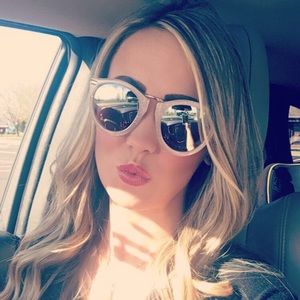 Meet your Posher, Jillian
