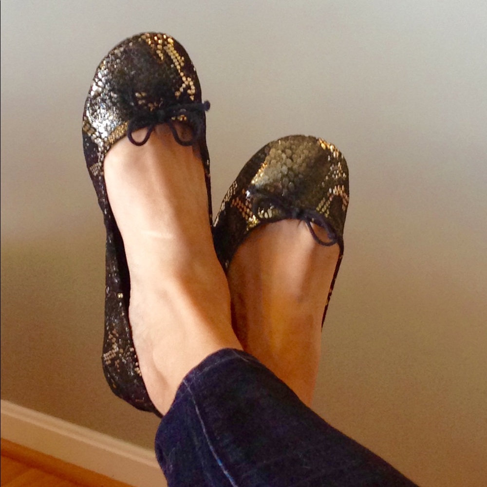 GAP leather ballet fold up flats