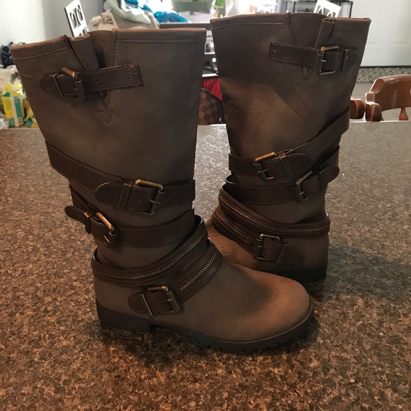 Boots - Picture 1 of 5