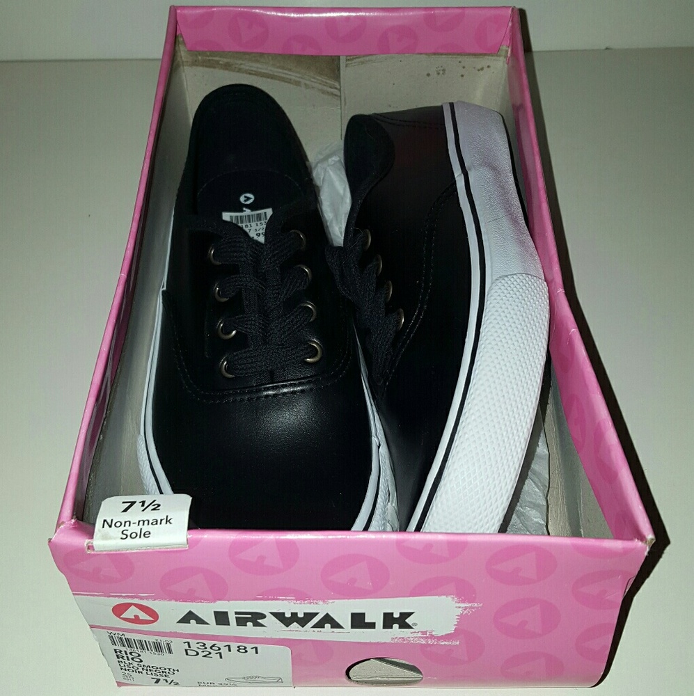 Brand new black smooth Airwalk in Rio style sz 7.5