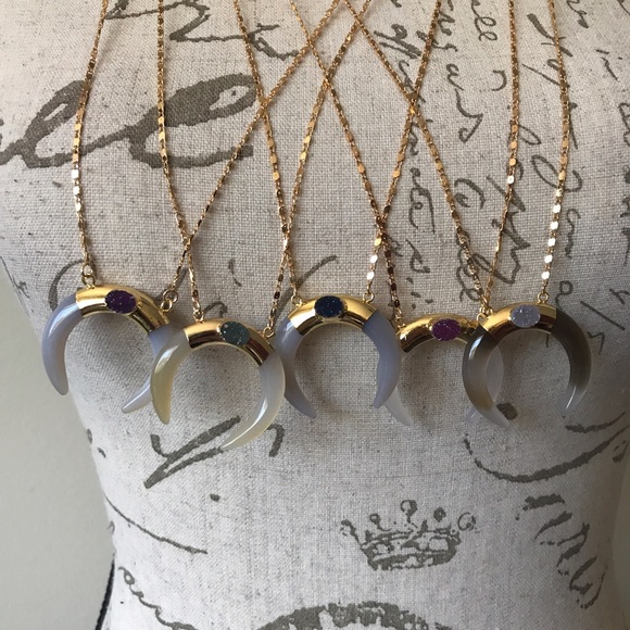 Last One! {Function&Fringe} Boho Horn Necklace - Picture 2 of 7