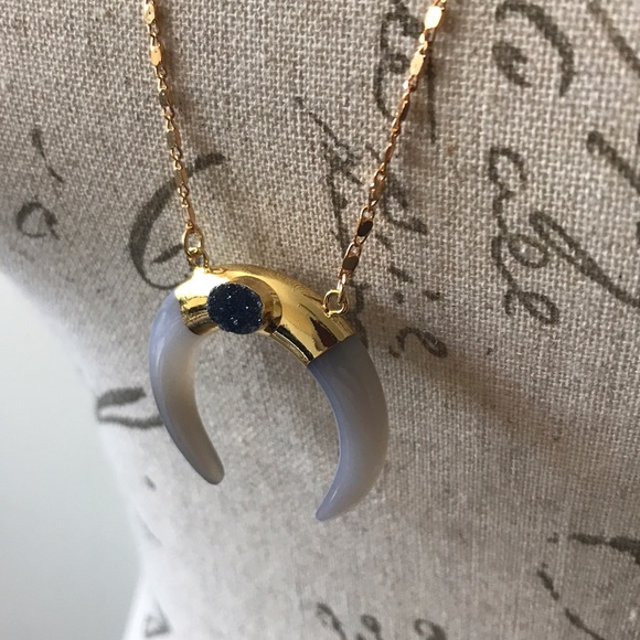 Last One! {Function&Fringe} Boho Horn Necklace - Picture 4 of 7