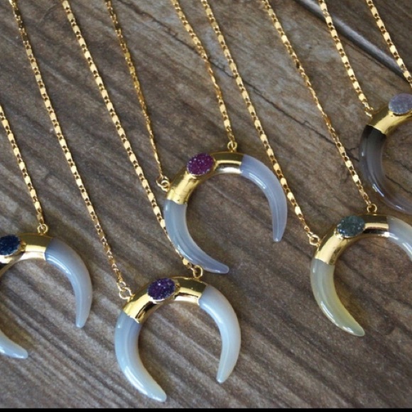 Last One! {Function&Fringe} Boho Horn Necklace - Picture 7 of 7