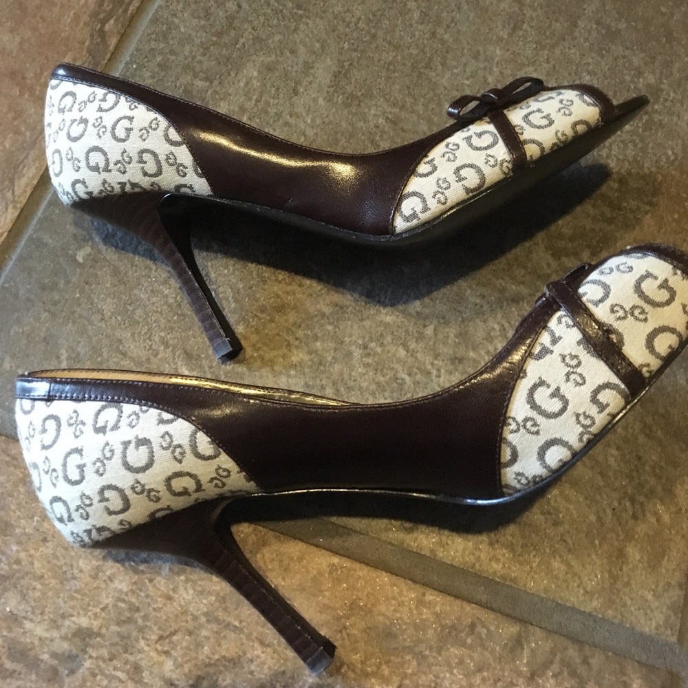 Guess brown and tan pumps 3.5" heel size 8 M - Picture 3 of 7