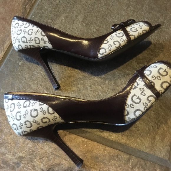 Guess brown and tan pumps 3.5" heel size 8 M - Picture 3 of 7