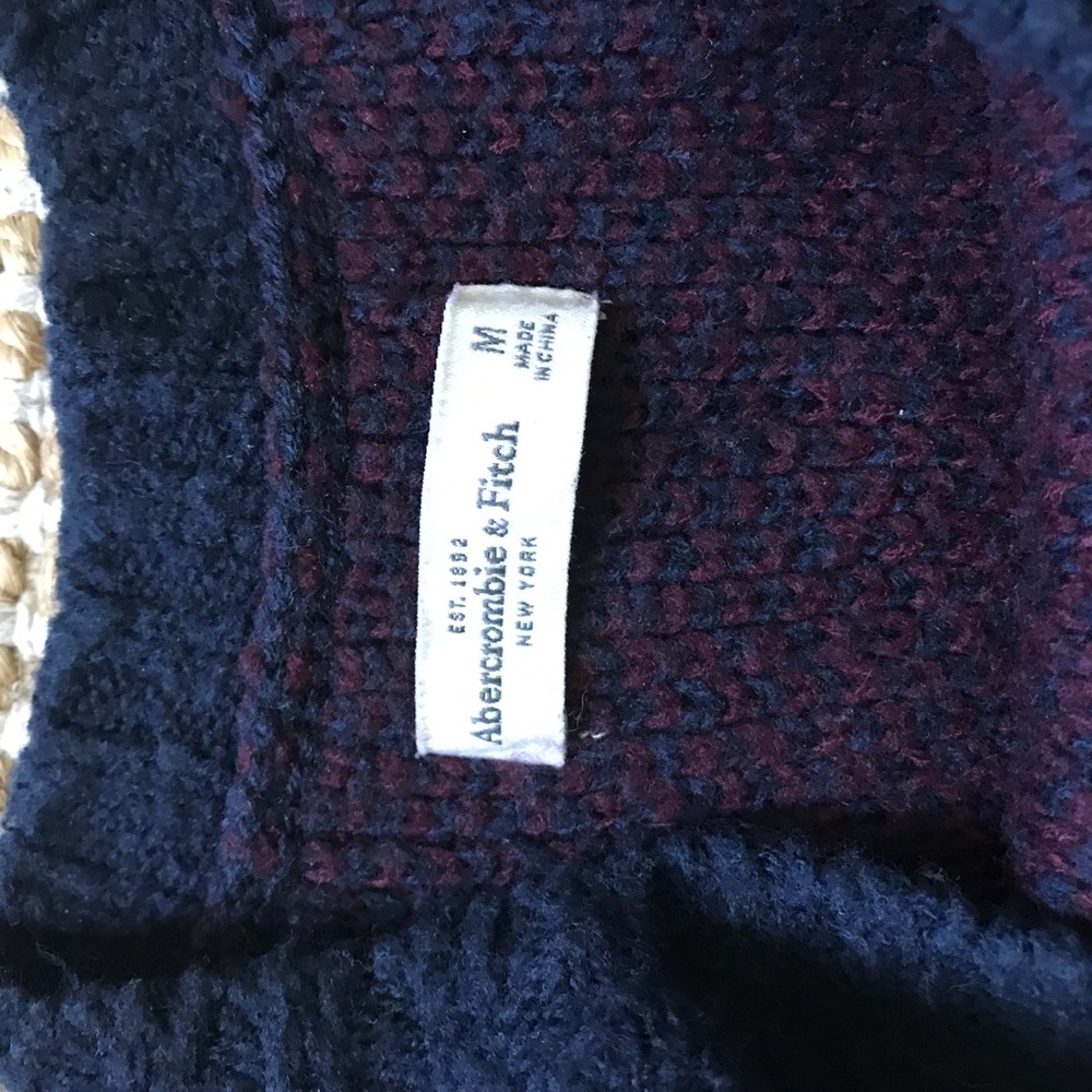 A&F soft sweater - Picture 2 of 4