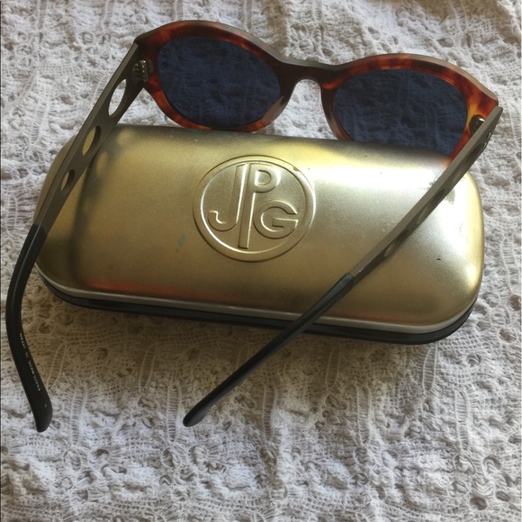 Sunglasses - Picture 3 of 3