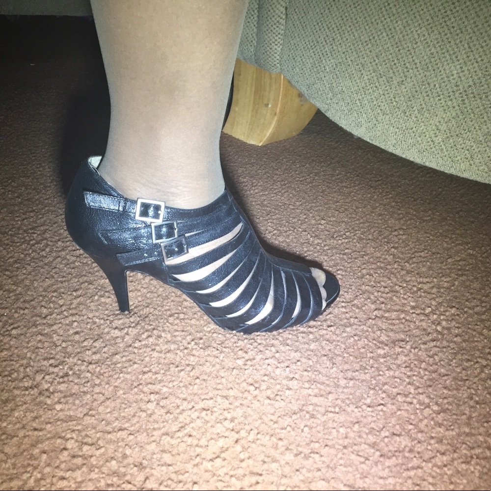 Ladies black heel