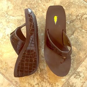 Volital Wmn's 9 Brown Wedge Sandals