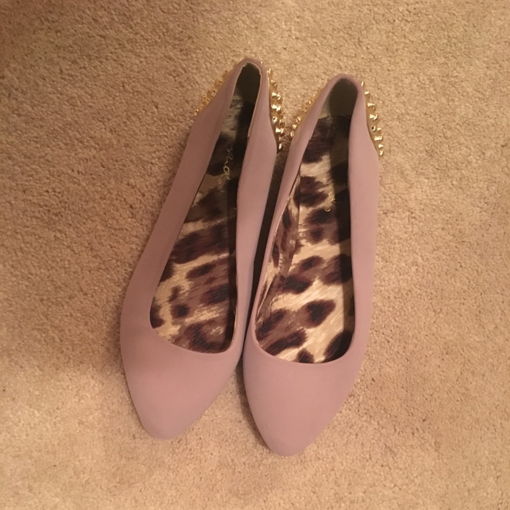 Qupid Lavender Gold Spiked Flats