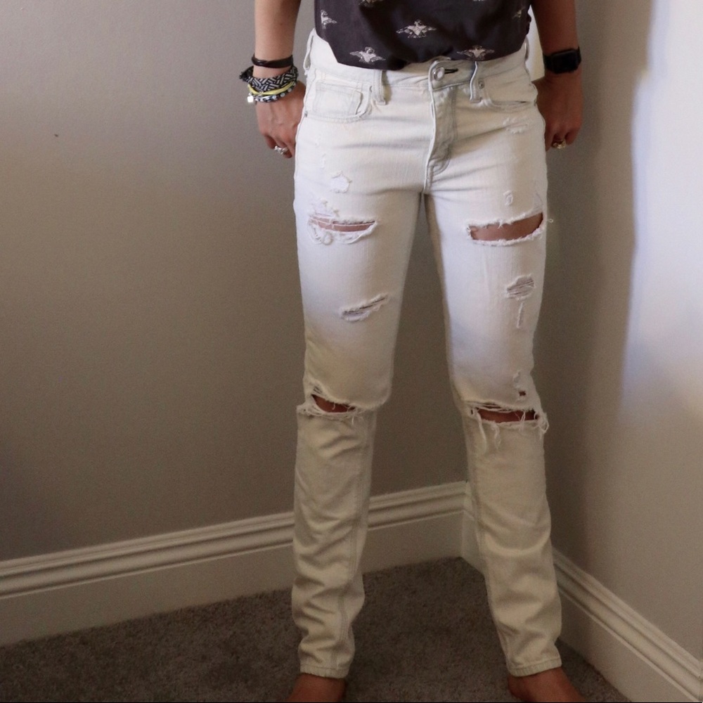 America Eagle ripped jeans