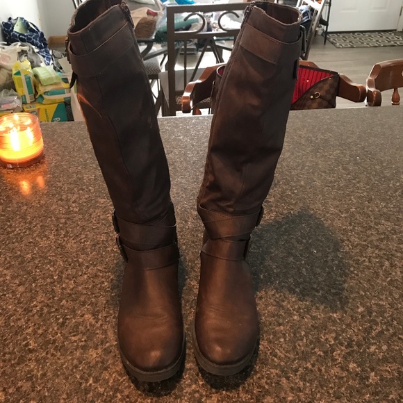 Boots - Picture 1 of 3