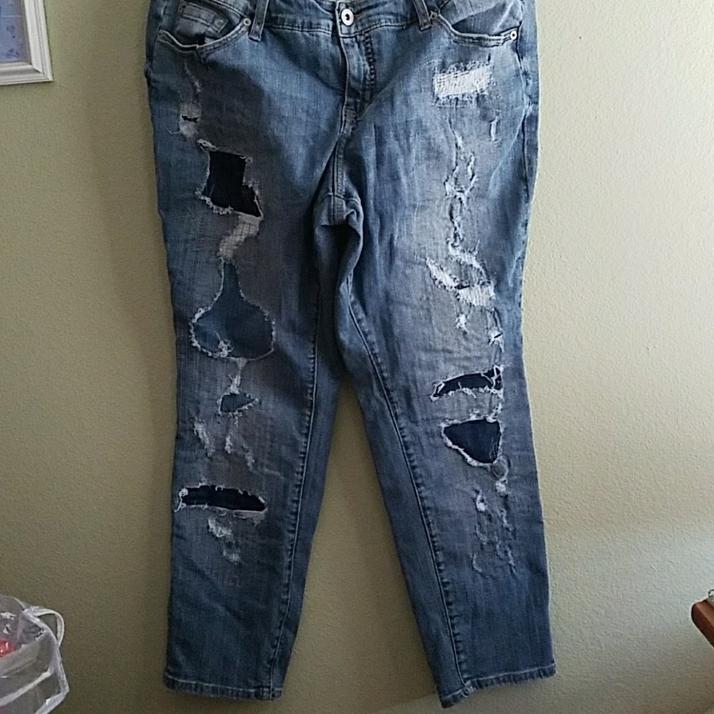 Distressed boyfriend jeans