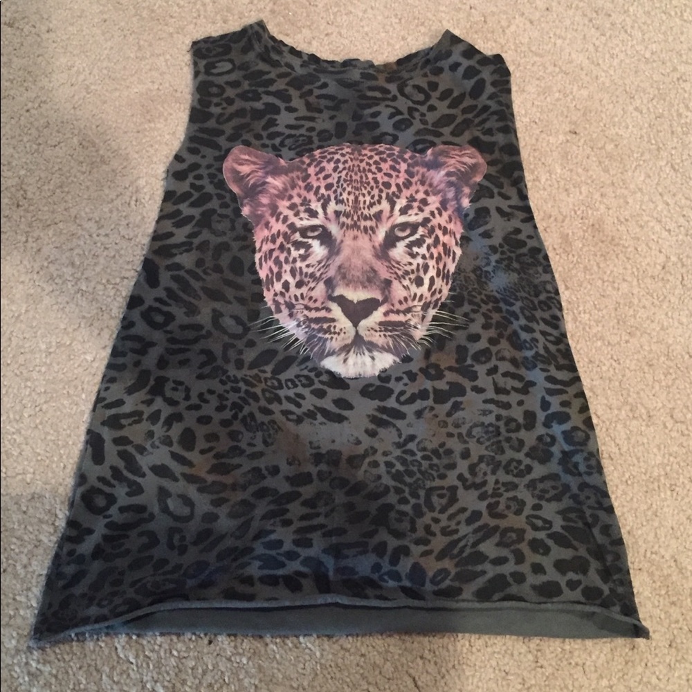 👗CLOSING👗 Leopard Top